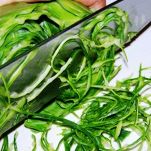 Merluzzo al forno con cipolle e cavolo