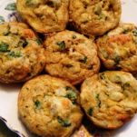 Mini soufflé di spinaci e formaggio