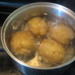 Patate al forno con formaggio e uova