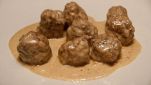 Polpette di maiale morbide con salsa di arachidi