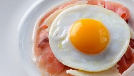 Uovo con prosciutto cotto alla Metternich