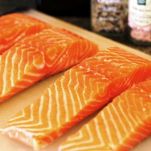 Salmone in salsa al timo