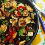 Spaghetti con ratatouille di verdure