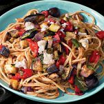 Spaghetti con ratatouille di verdure
