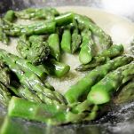 Tagliolini con moscardini e asparagi