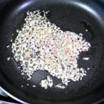 Tagliolini con moscardini e asparagi