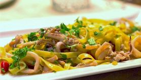 Tagliolini con moscardini e asparagi