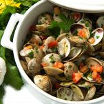 Vongole con aglio e pomodoro