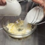 Ciambella di cioccolato farcita