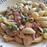 Conchiglie funghi e piselli