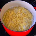 Fettuccine al granchio e ricci di mare
