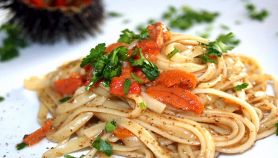 Fettuccine al granchio e ricci di mare