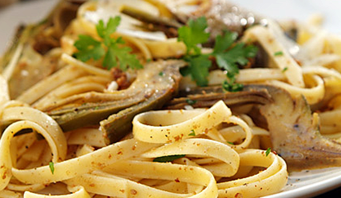 Fettuccine con carciofi e arselle