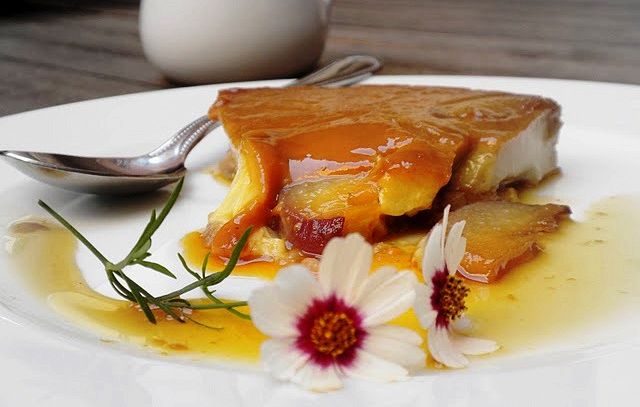 Flan di pesche