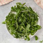 Valeriana e rucola nel piatto