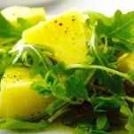 Insalata di ananas al pepe