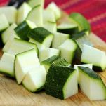 Insalata di cereali gamberi e zucchine