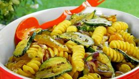 Insalata di pasta fresca allo zafferano