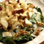 Insalata di rucola con mele e parmigiano