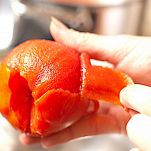 Maccheroni con piselli e pomodori