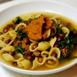 Minestra di cavolo nero e cipolle