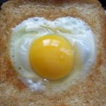 Panini con prosciutto, uova e formaggio