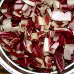 Pasta integrale radicchio noci e provola