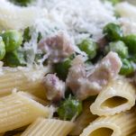 penne-prosciutto-piselli