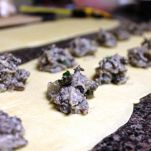 Ravioli ai funghi con fonduta di tartufi