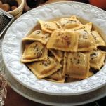 Ravioli di ricotta allo zafferano