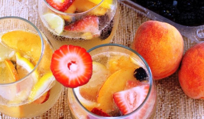 Sangria con pesche