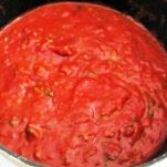 Sedani con pomodoro, cipolla e ricotta