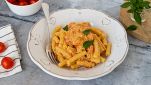 Sedani al pomodoro con cipolla e ricotta
