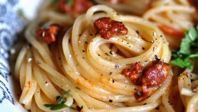 Spaghetto con riccio di mare alla gallipolina