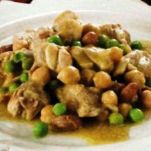 Spezzatino di pollo al curry con legumi