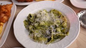Piatto di tagliatelle alla menta