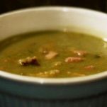 Zuppa di piselli secchi con verdure