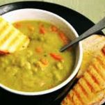 Zuppa di pisellini con tutte le bucce