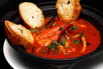 Zuppa di pesce piccante