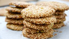 Biscotti salati al sesamo