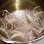 Fagiolini con pancetta e cipolle