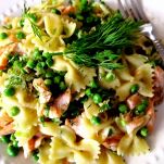 Farfalle con salmone affumicato e aneto