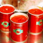 Paglia e fieno con salsa di gamberi e vodka