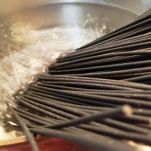 Pasta con capesante al verde