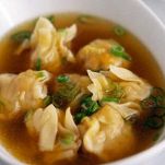 Ravioli di carne in brodo