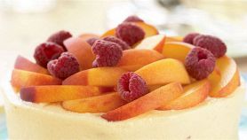 Semifreddo con macedonia di frutta