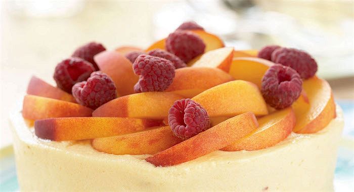 Semifreddo con macedonia di frutta