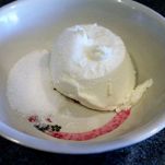 Sfoglia con crema di yogurt e albicocche