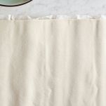 Pasta sfoglia sul piano di lavoro