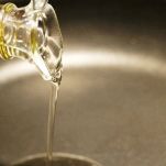 Spaghetti ai germogli di soia e scampi